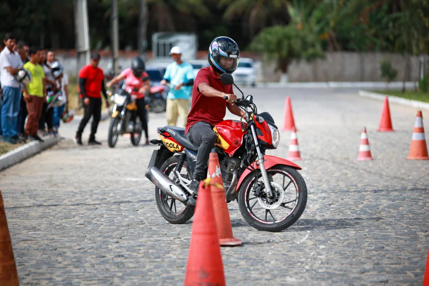 Detran/AL abre novas vagas para provas práticas de moto em Maceió e Arapiraca