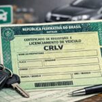 Imagem ilustrativa de um Certificado de Registro e Licenciamento de Veículo (CRLV).